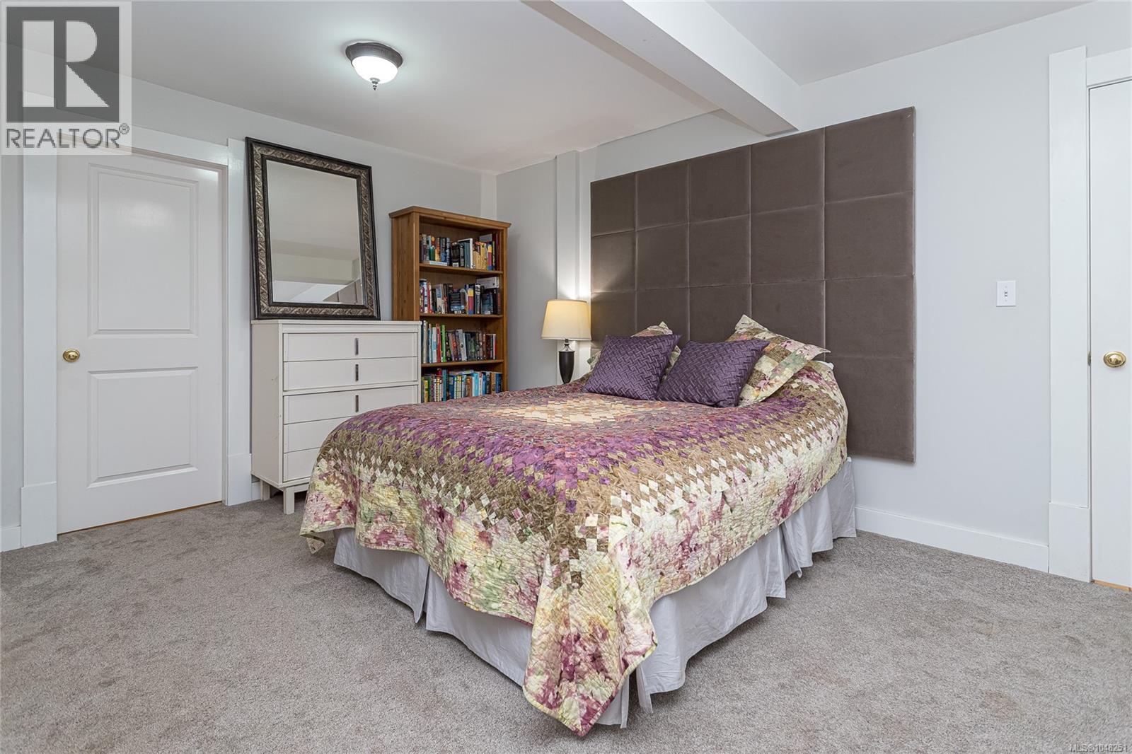875 Richmond Ave - 40
