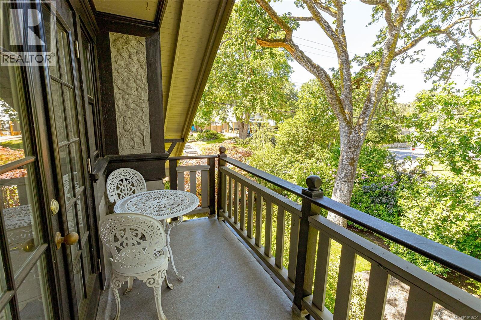 875 Richmond Ave - 27