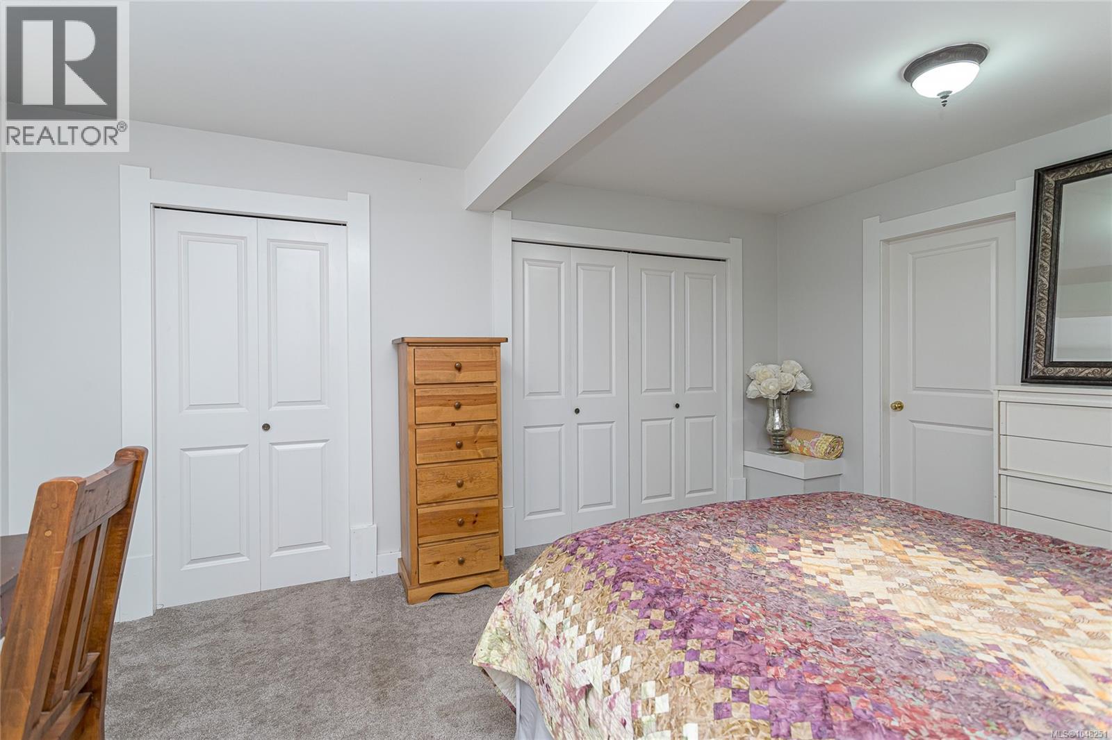 875 Richmond Ave - Image 41