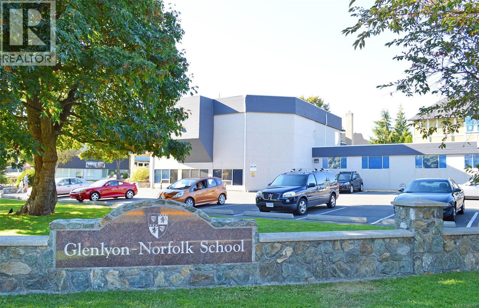 875 Richmond Ave - 61