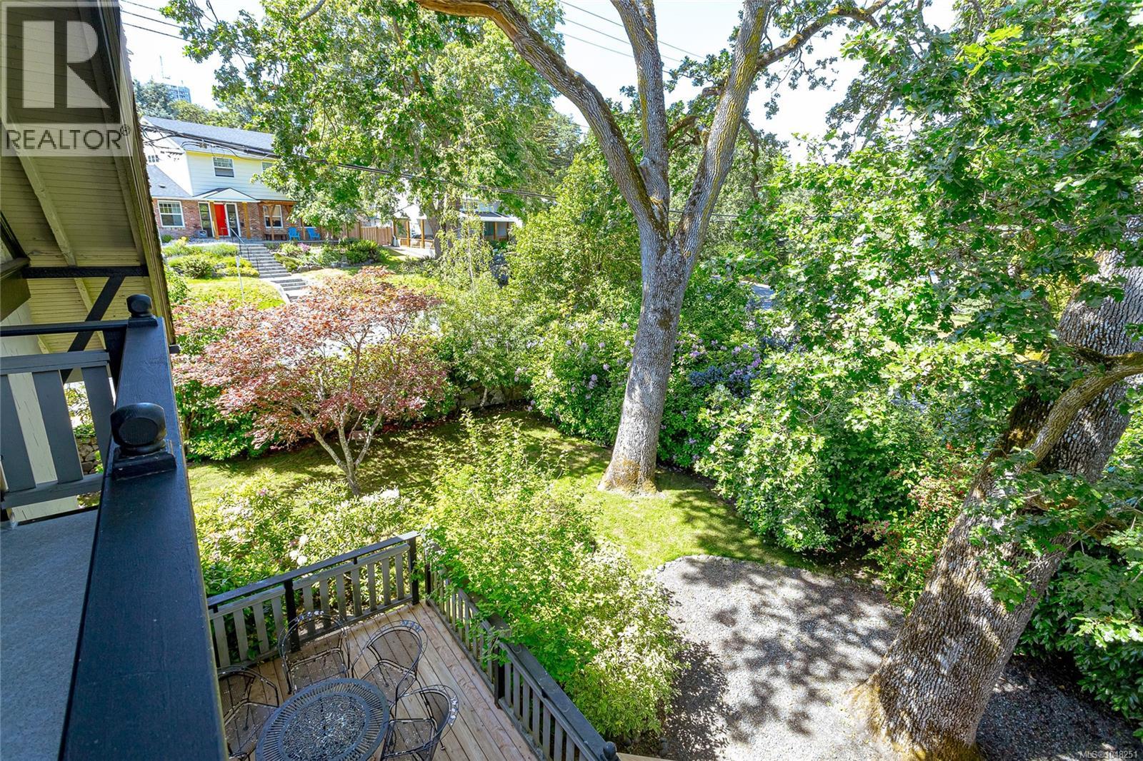 875 Richmond Ave - 47