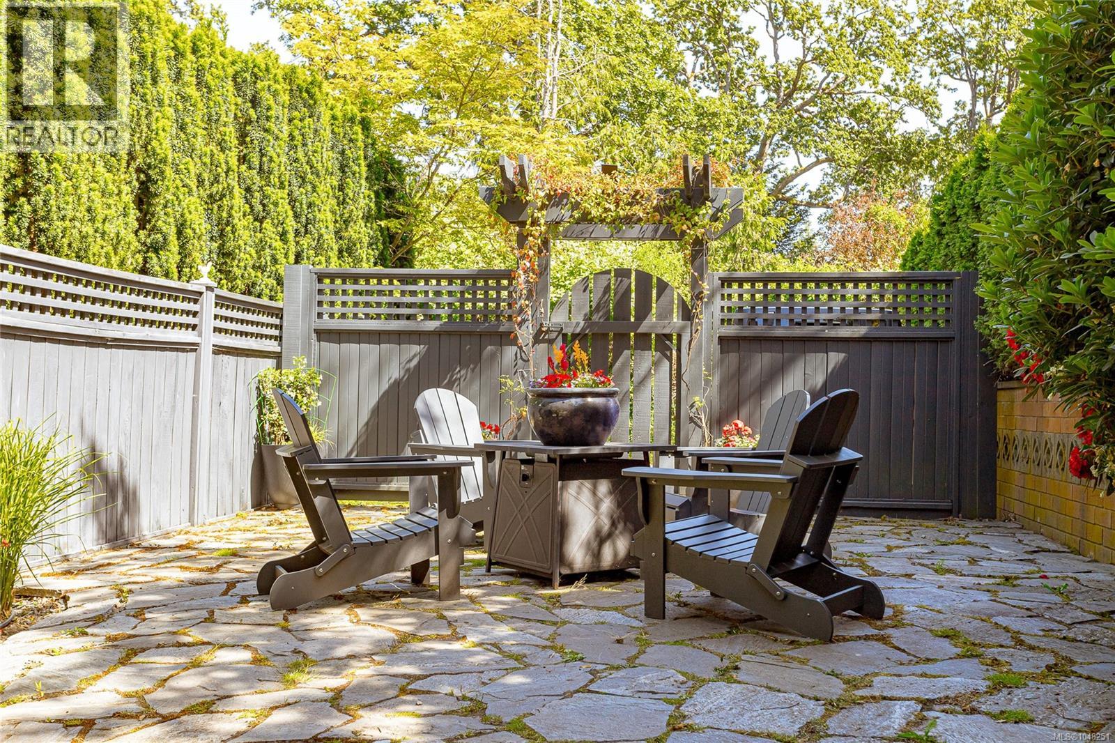 875 Richmond Ave - 57