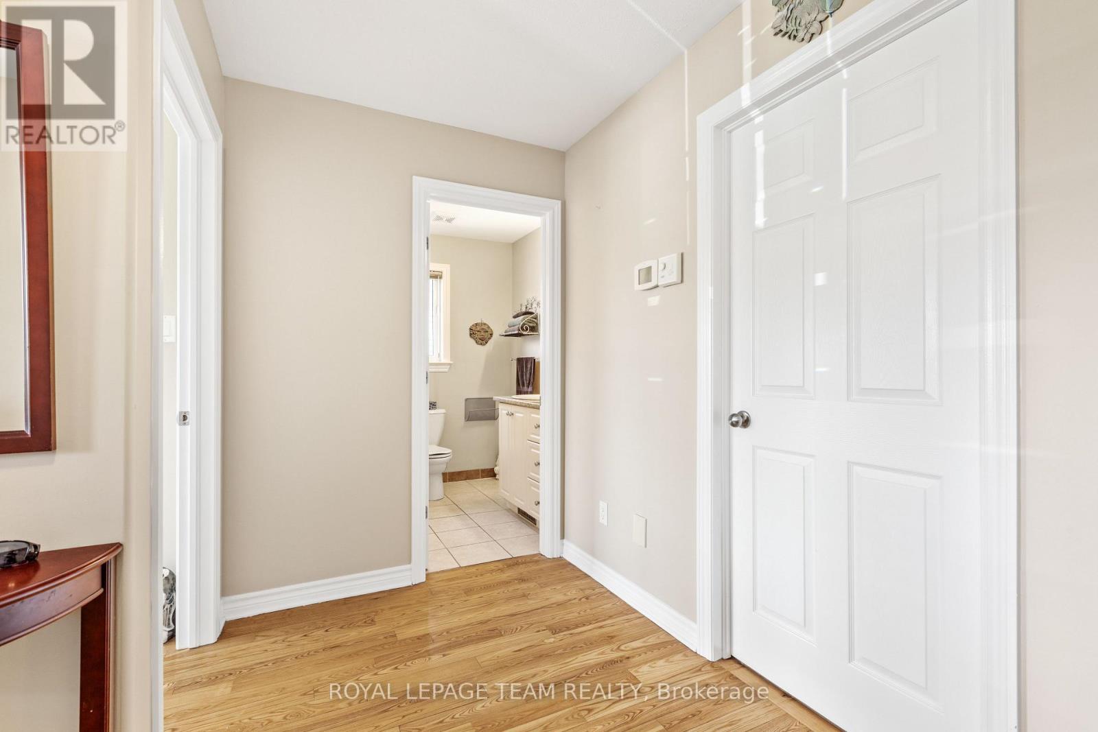 141 RAINA WAY - 17