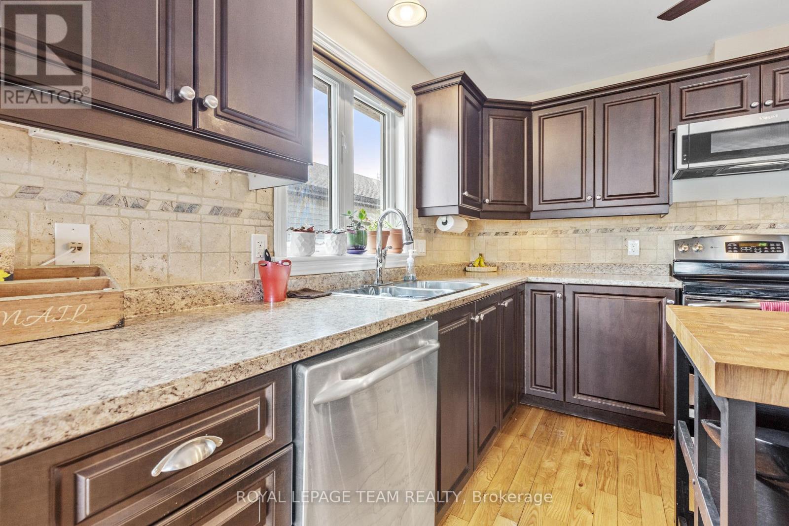 141 RAINA WAY - 21