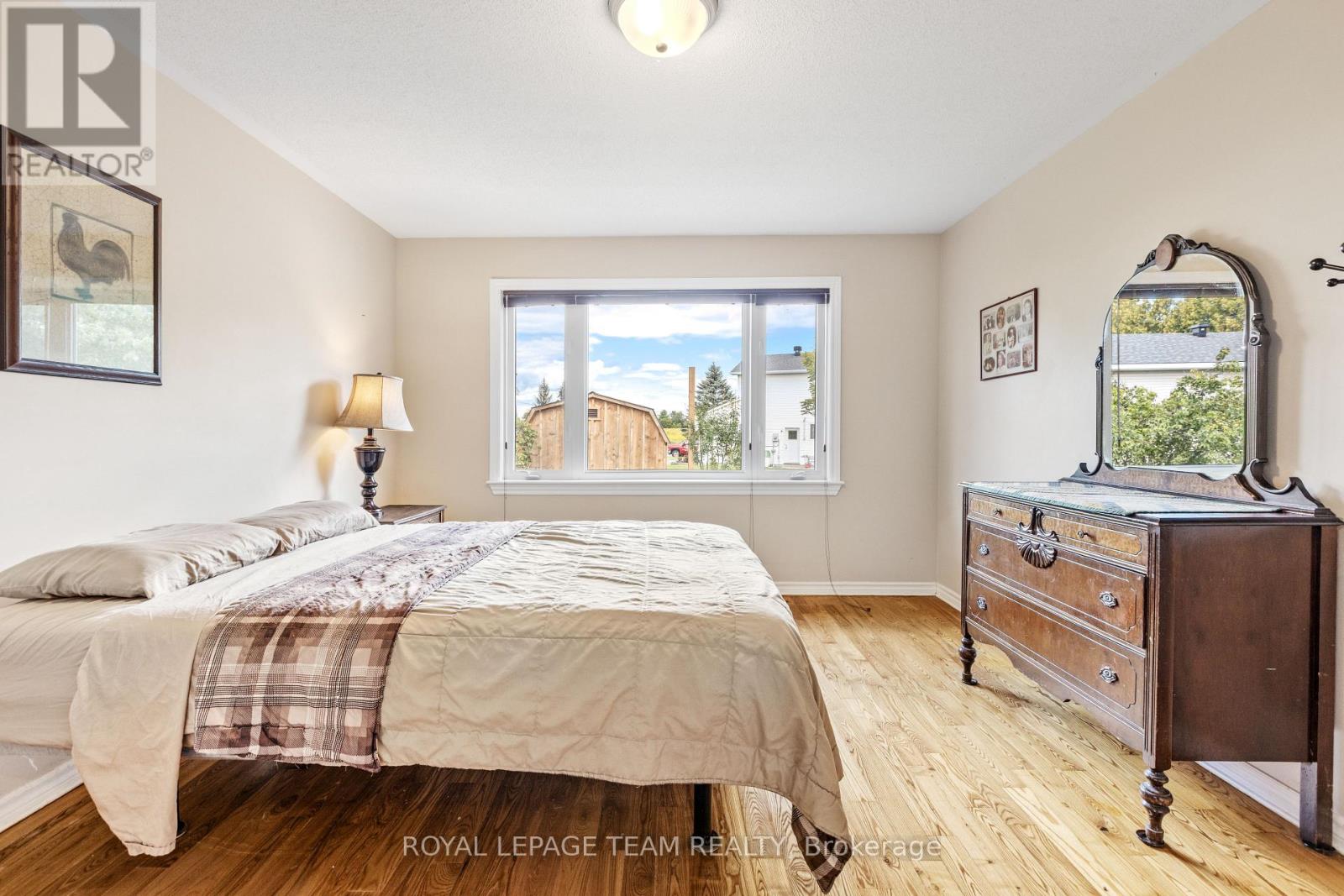 141 RAINA WAY - Image 23