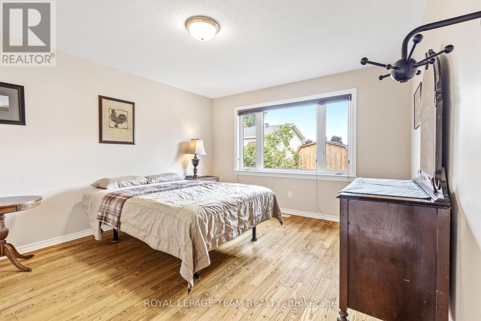141 RAINA WAY - Image 24