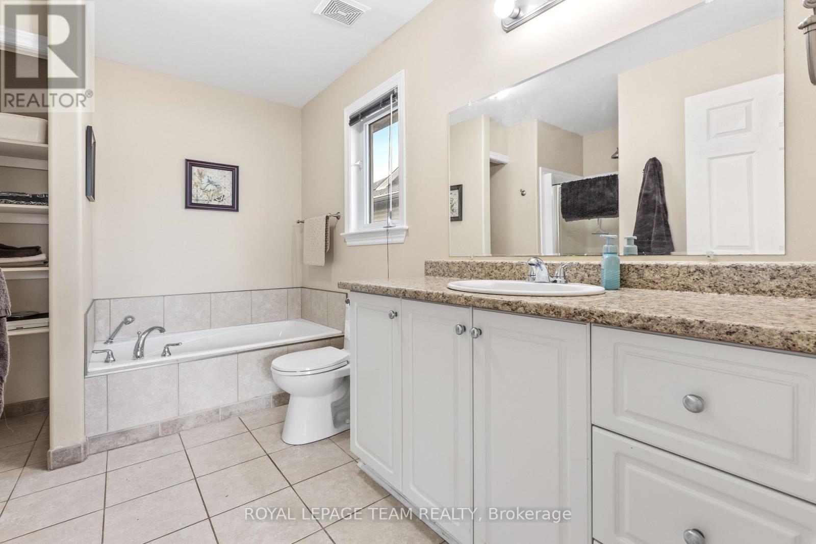 141 RAINA WAY - Image 27