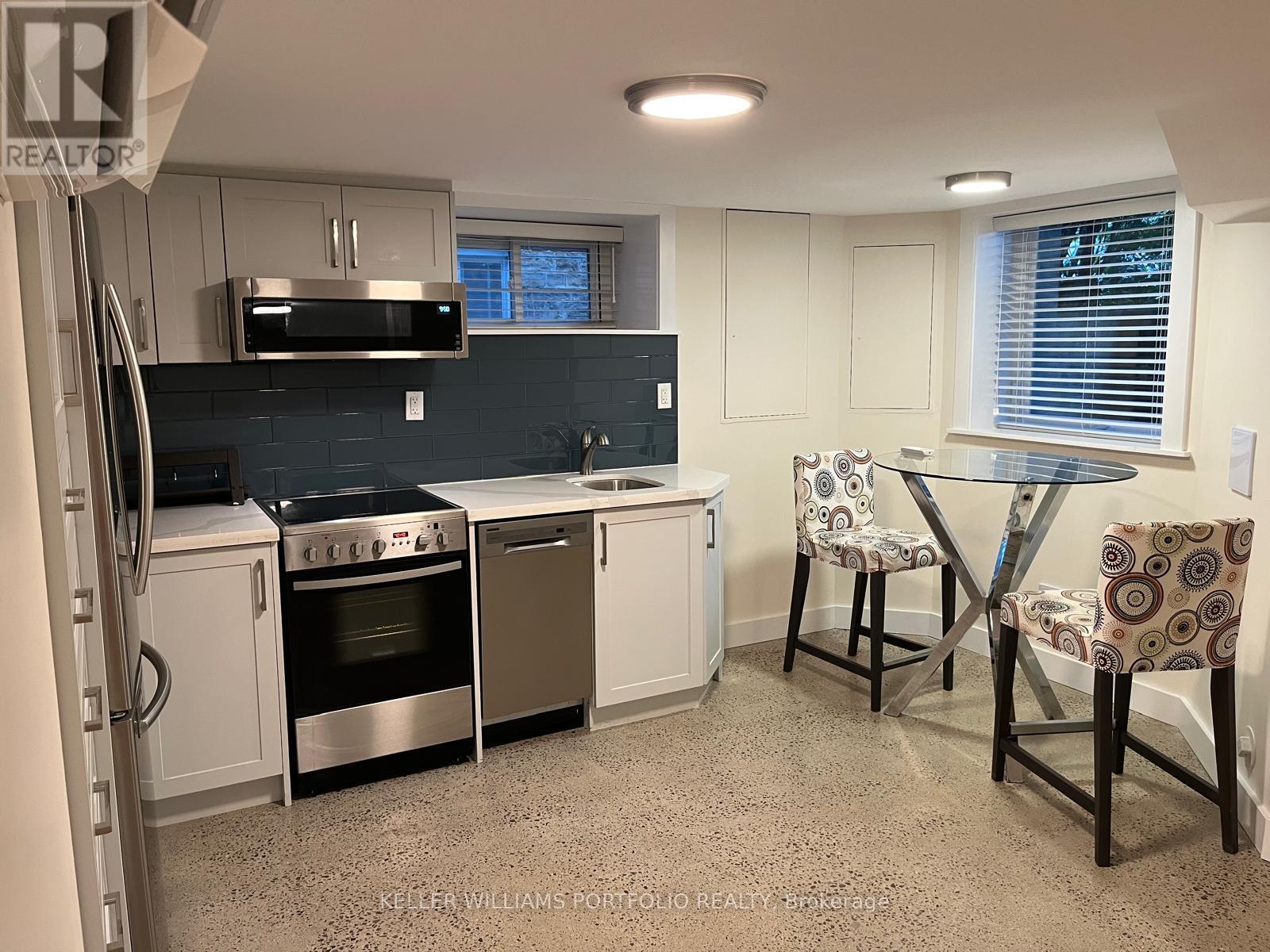 Photo of 172 High Park Avenue