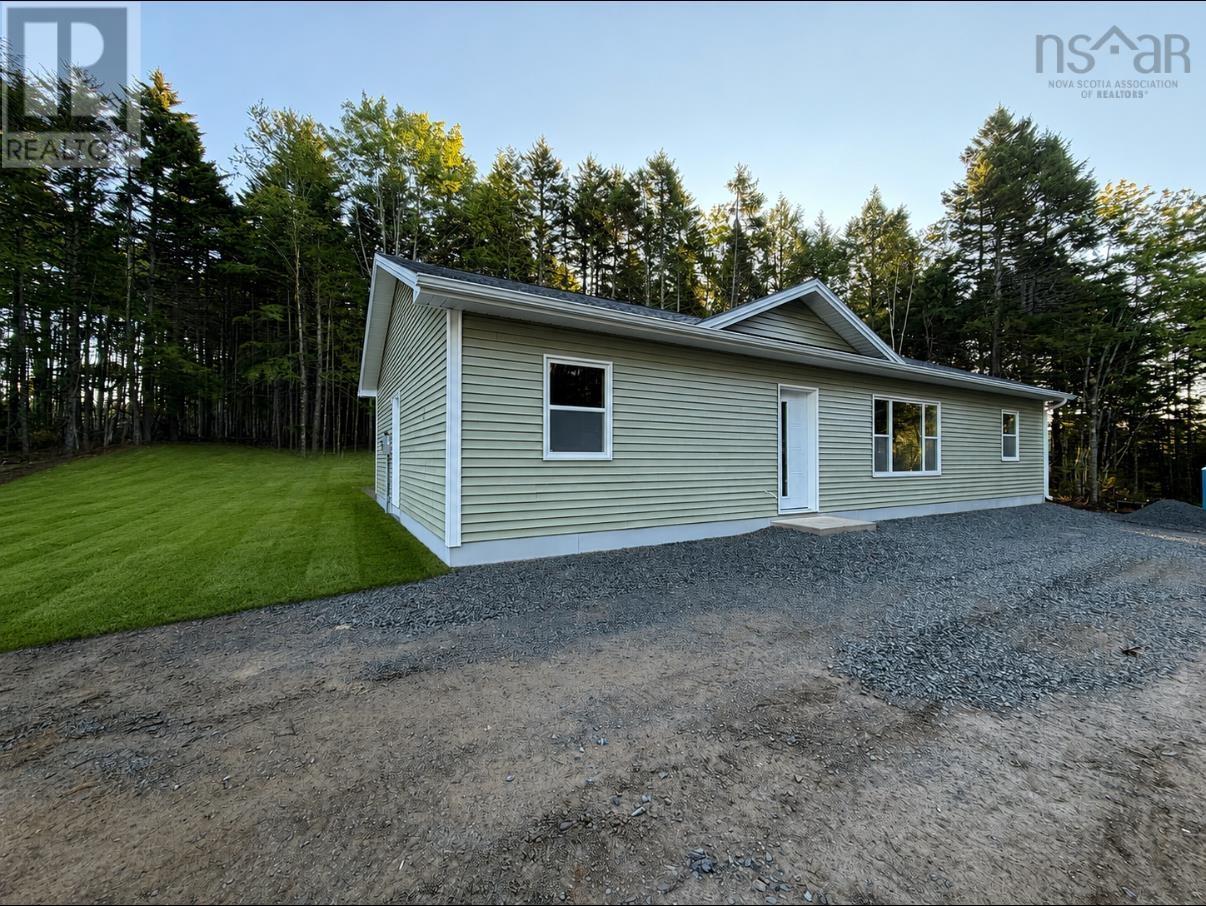 402 MULLOCK Road - 1