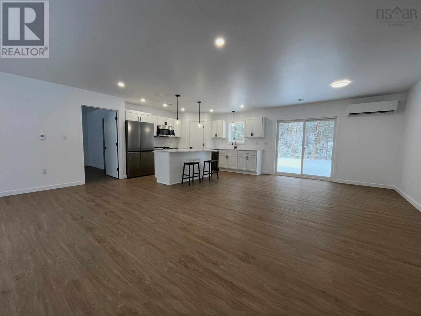 402 MULLOCK Road - 2