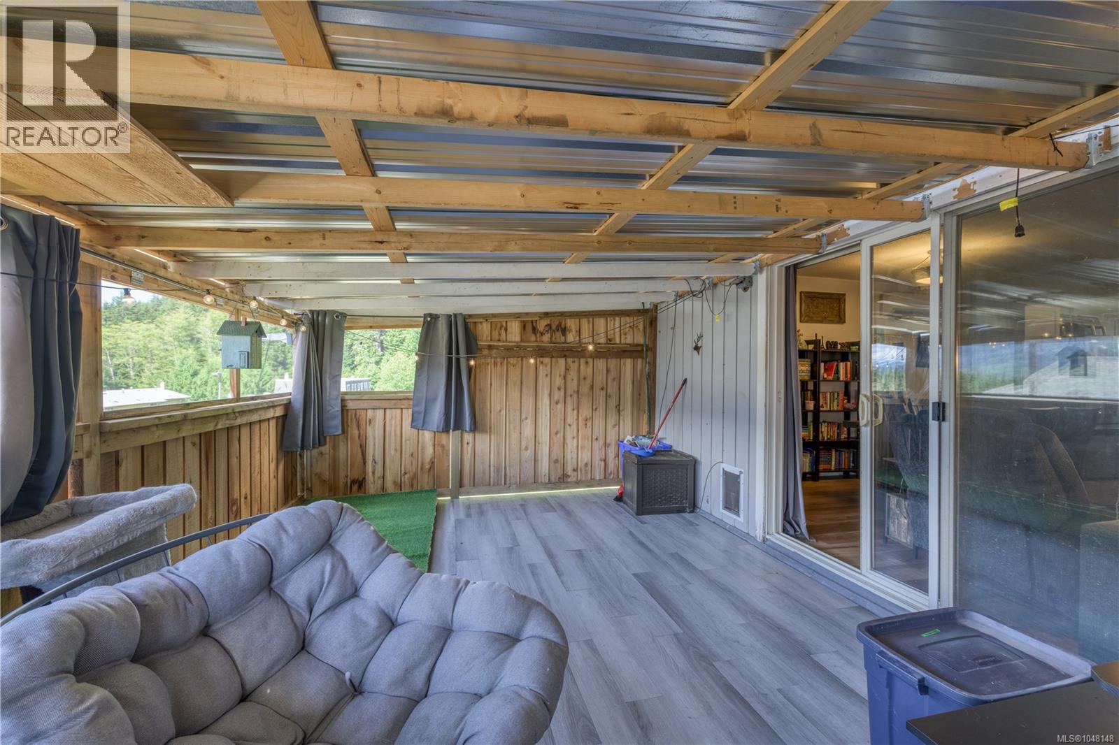 64 Clark Dr - Image 13