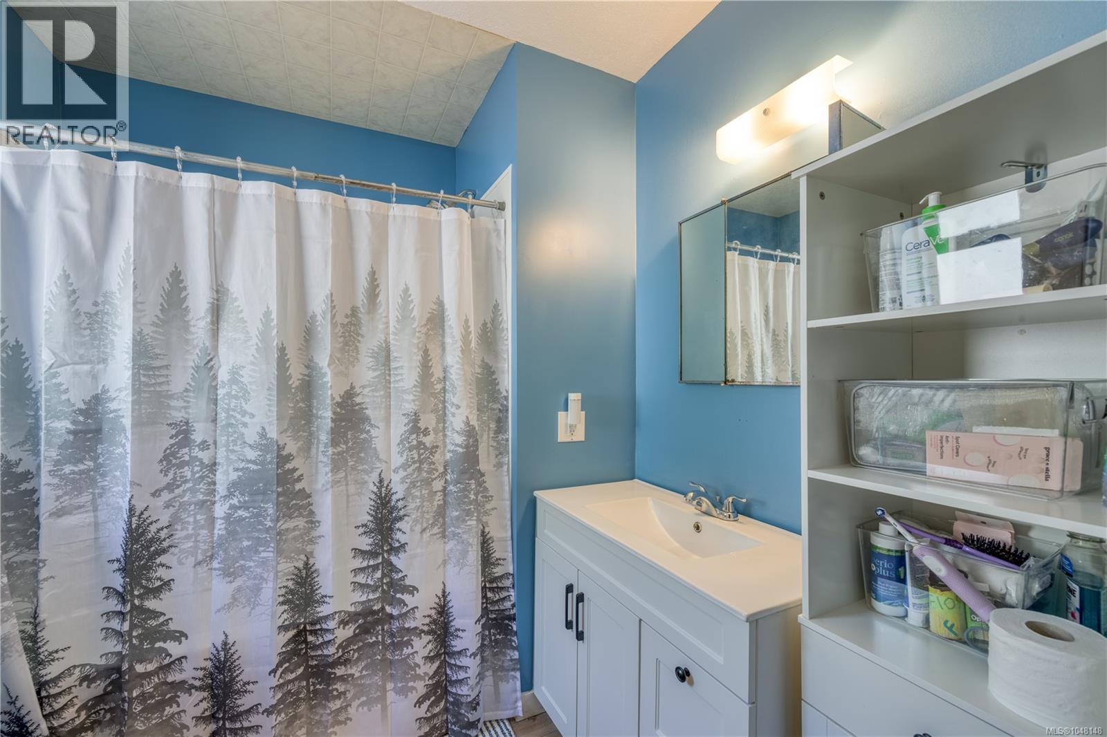 64 Clark Dr - Image 22