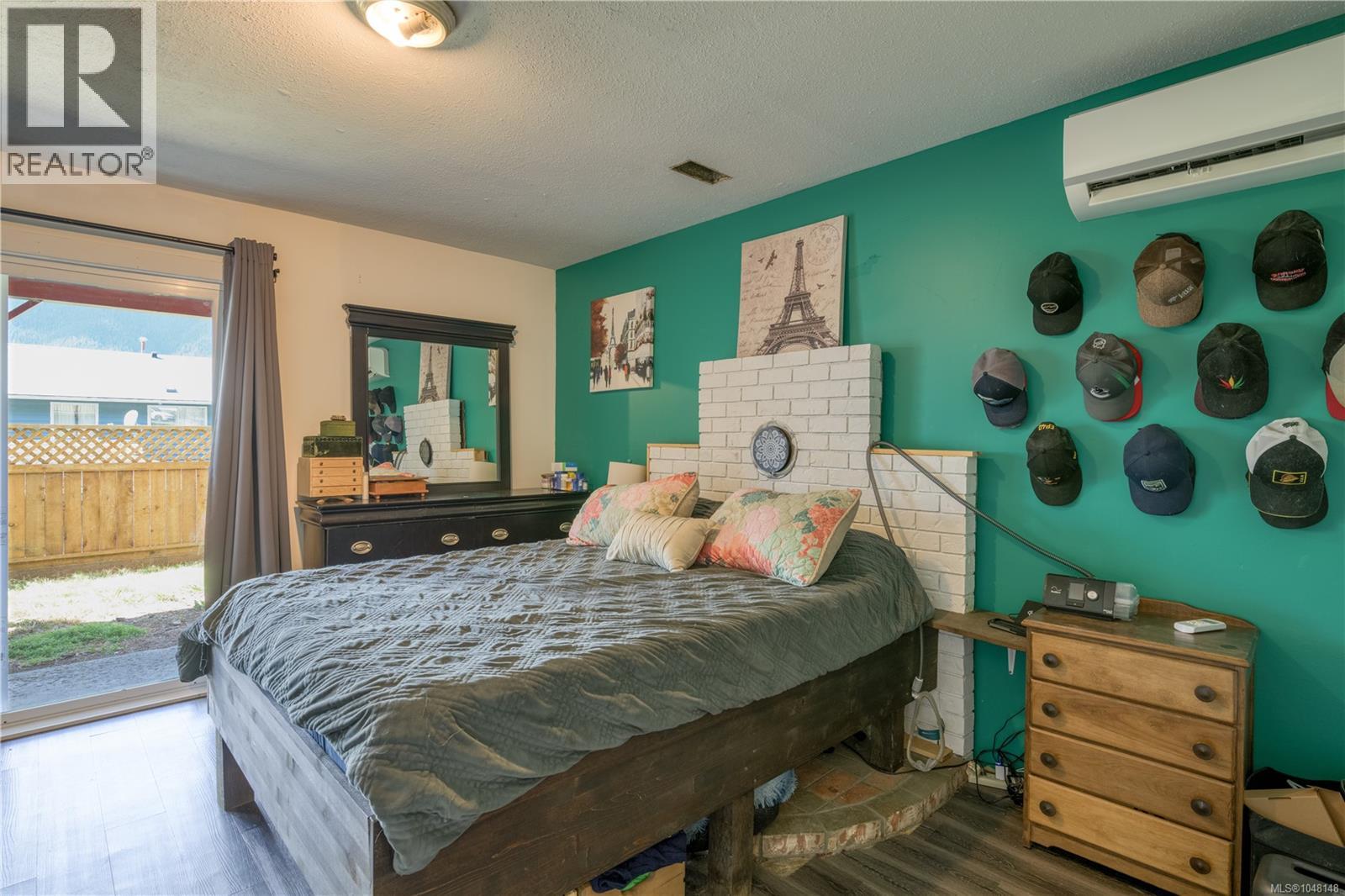 64 Clark Dr - 23