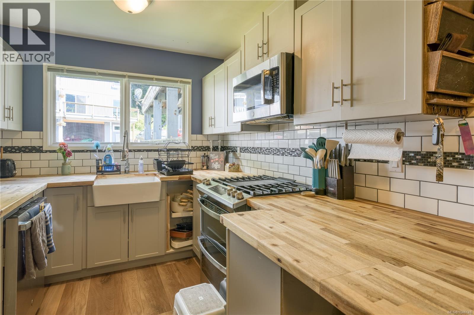 64 Clark Dr - 7