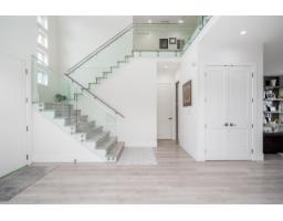 4945 205a Street, Langley, BC V3A2A8 Photo 8