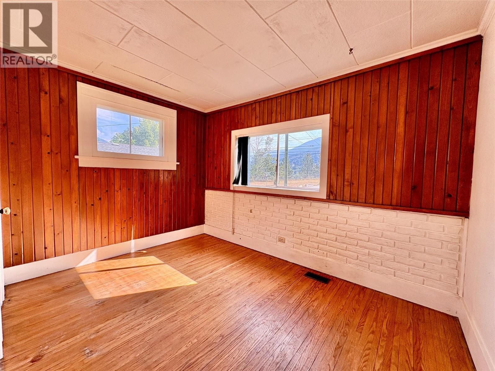 1104 Mcquarrie Avenue - 13