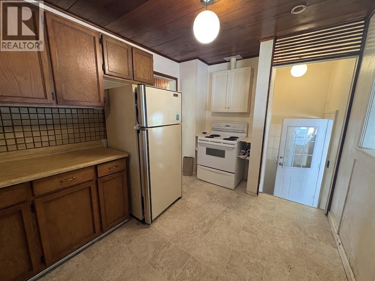 1104 Mcquarrie Avenue - Image 6