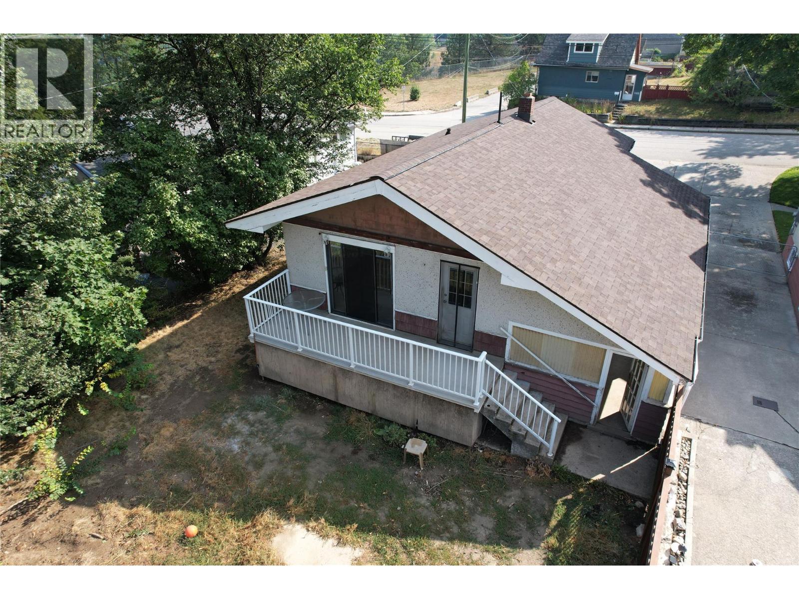 1104 Mcquarrie Avenue - Image 18