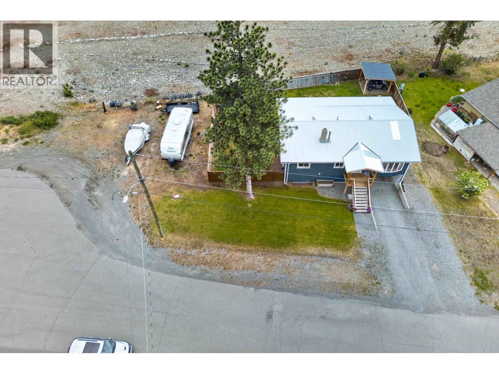 360 GRAY Avenue - Image 40