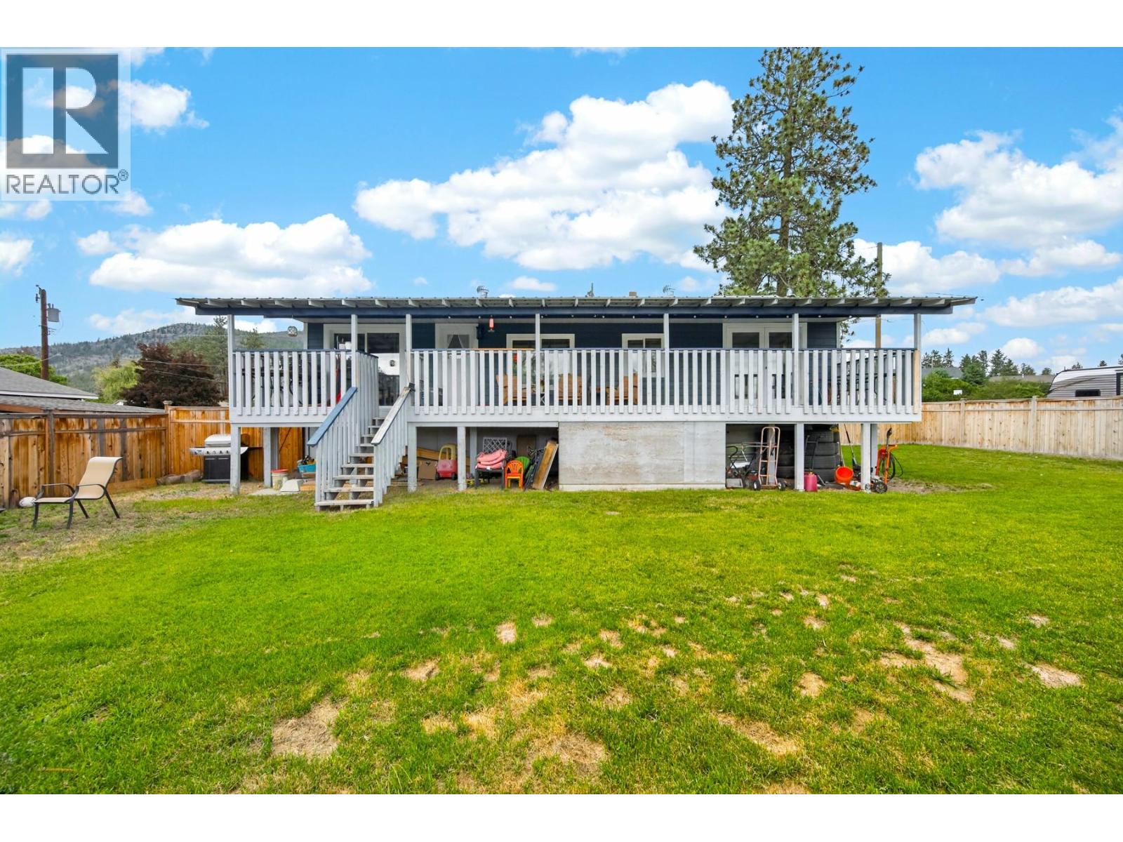 360 GRAY Avenue - Image 38