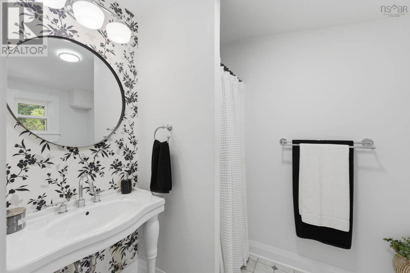 18 Maple Drive - Image 41