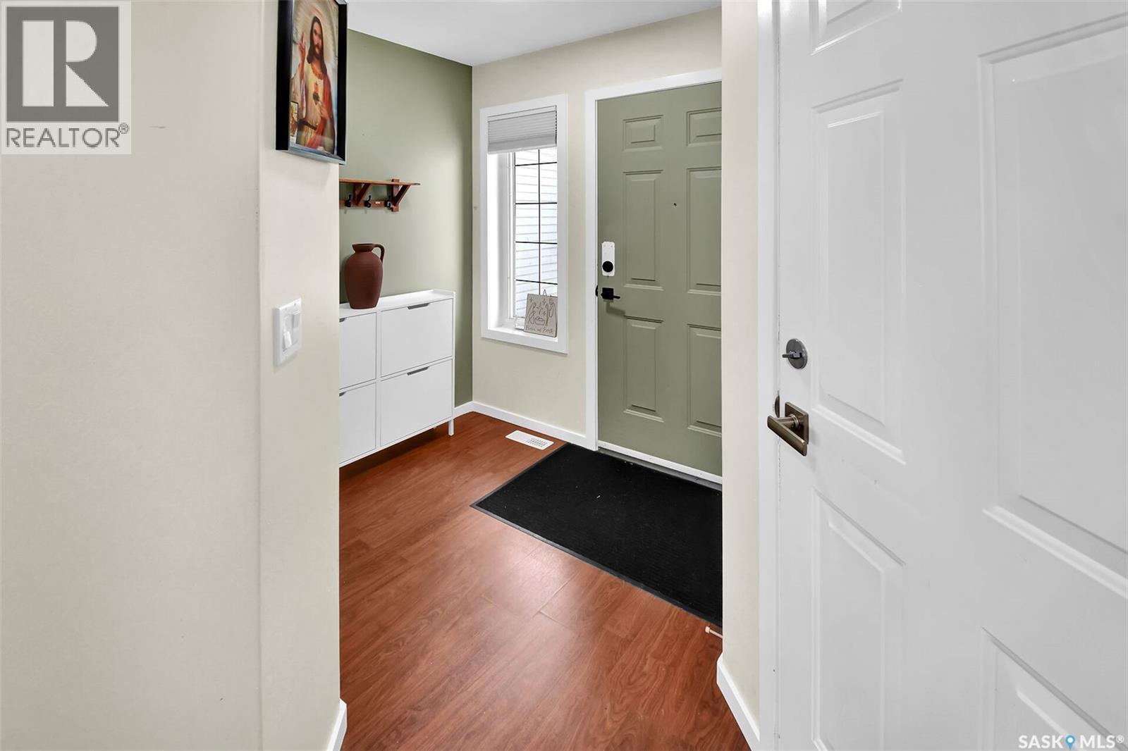 #44 110 Keevil CRESCENT - Image 4