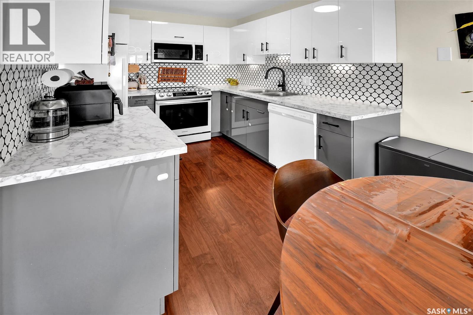 #44 110 Keevil CRESCENT - 9