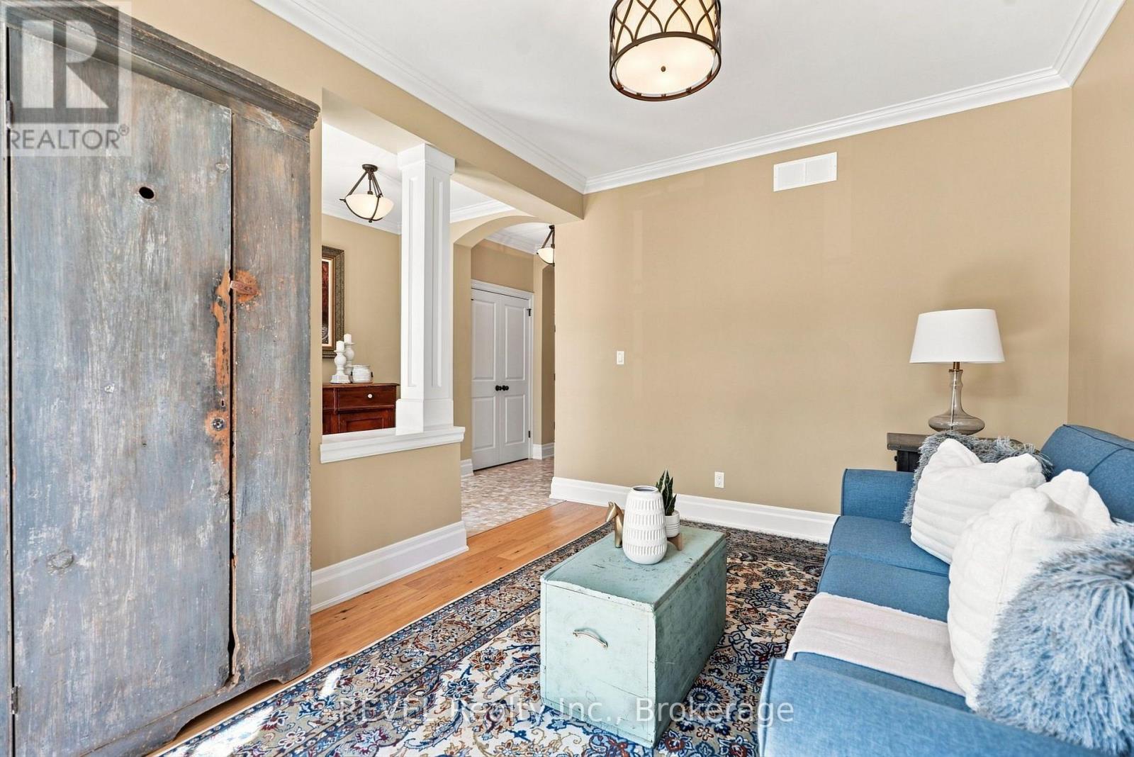 10 EVERGREEN LANE - Image 10