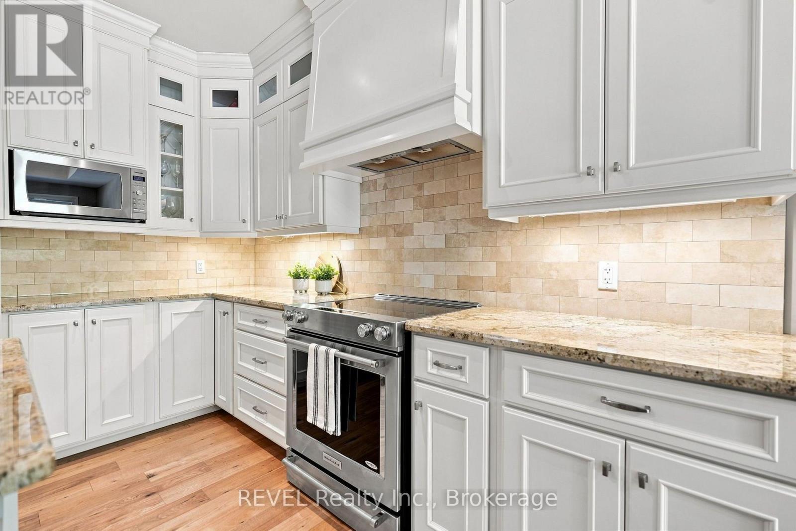 10 EVERGREEN LANE - Image 15