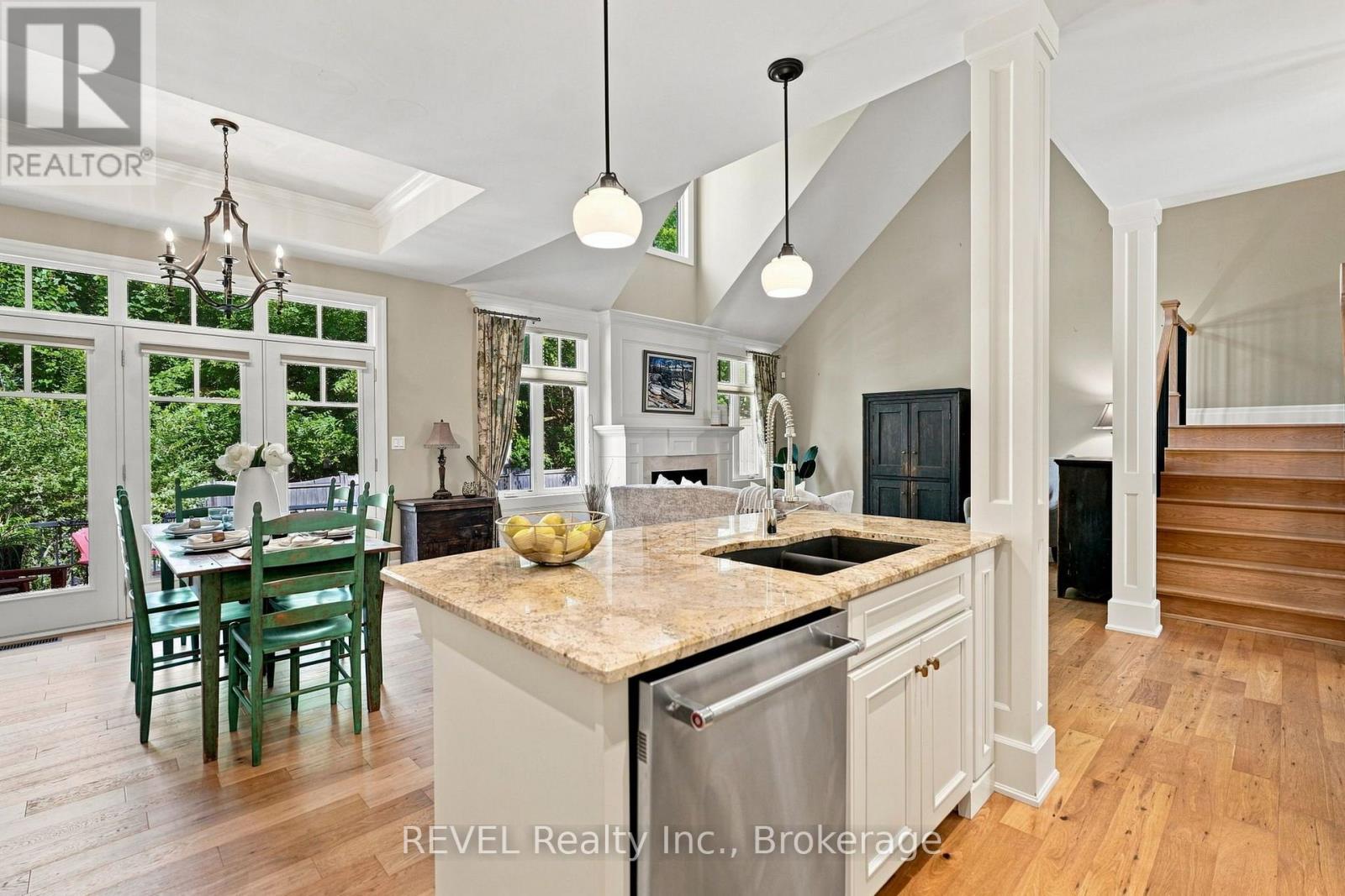 10 EVERGREEN LANE - Image 16