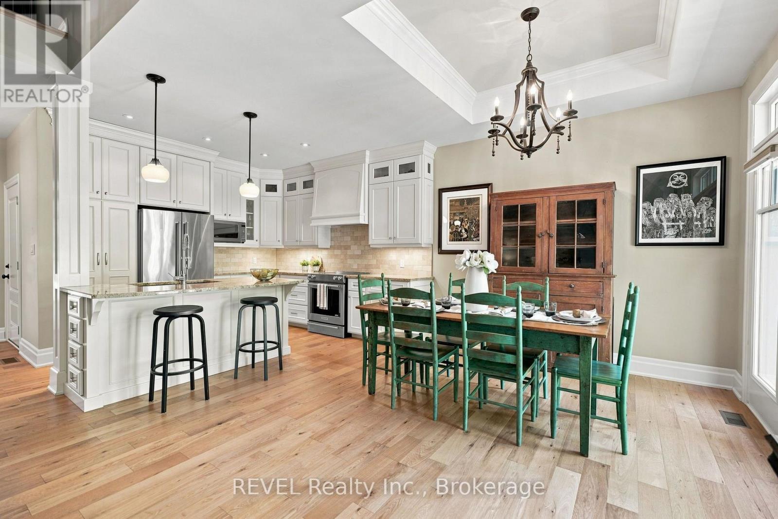 10 EVERGREEN LANE - Image 18