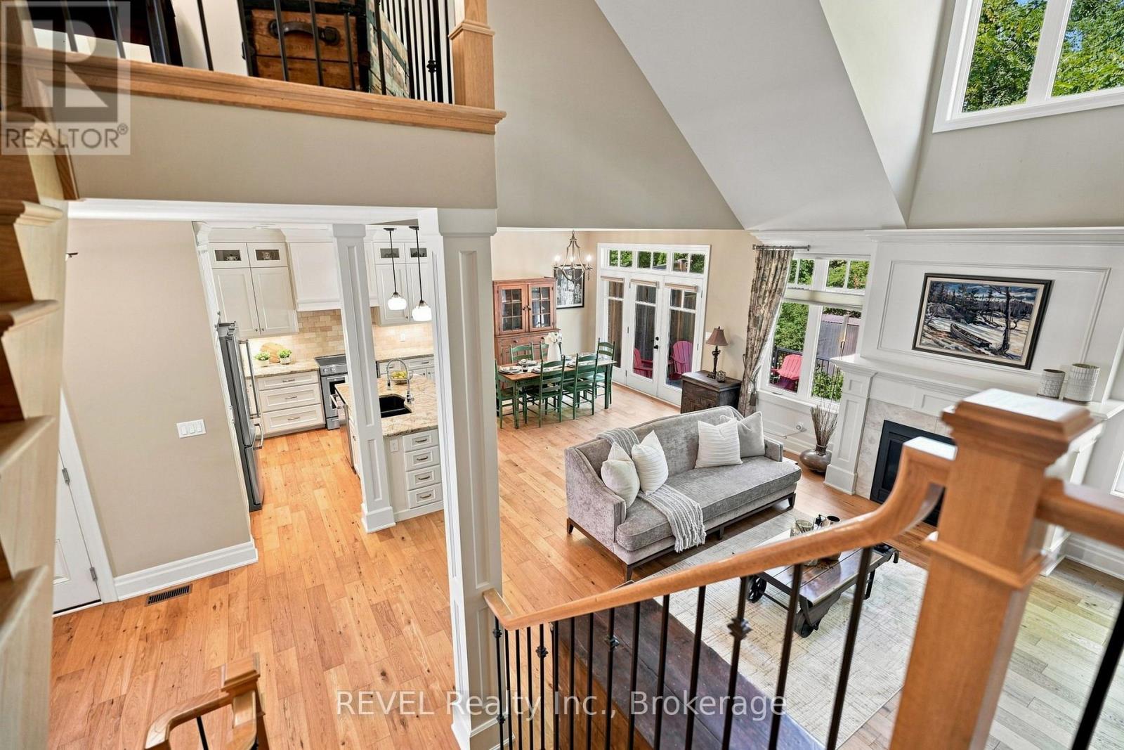 10 EVERGREEN LANE - Image 25