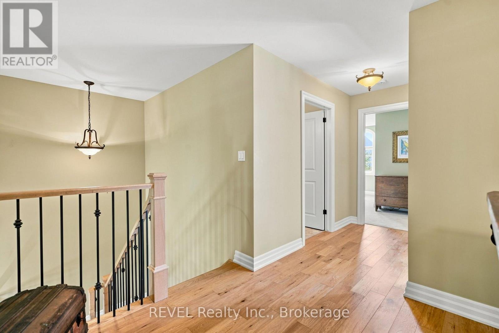 10 EVERGREEN LANE - Image 26