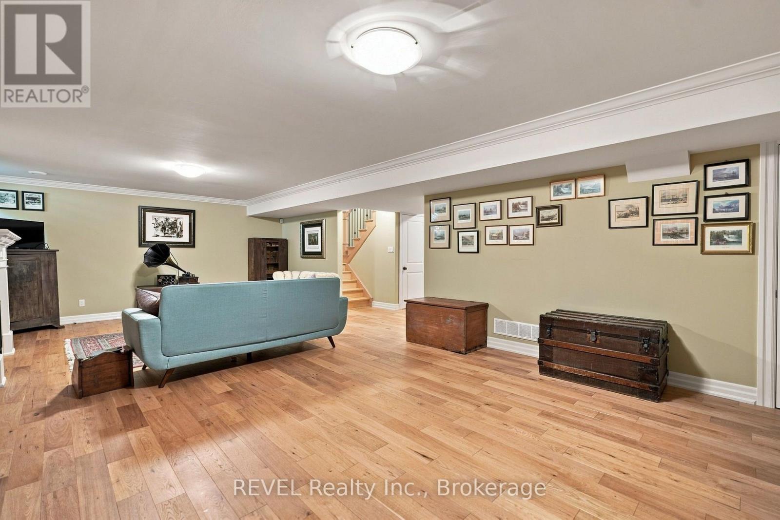 10 EVERGREEN LANE - Image 38