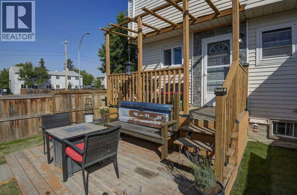 44 Falwood Crescent NE - Image 36