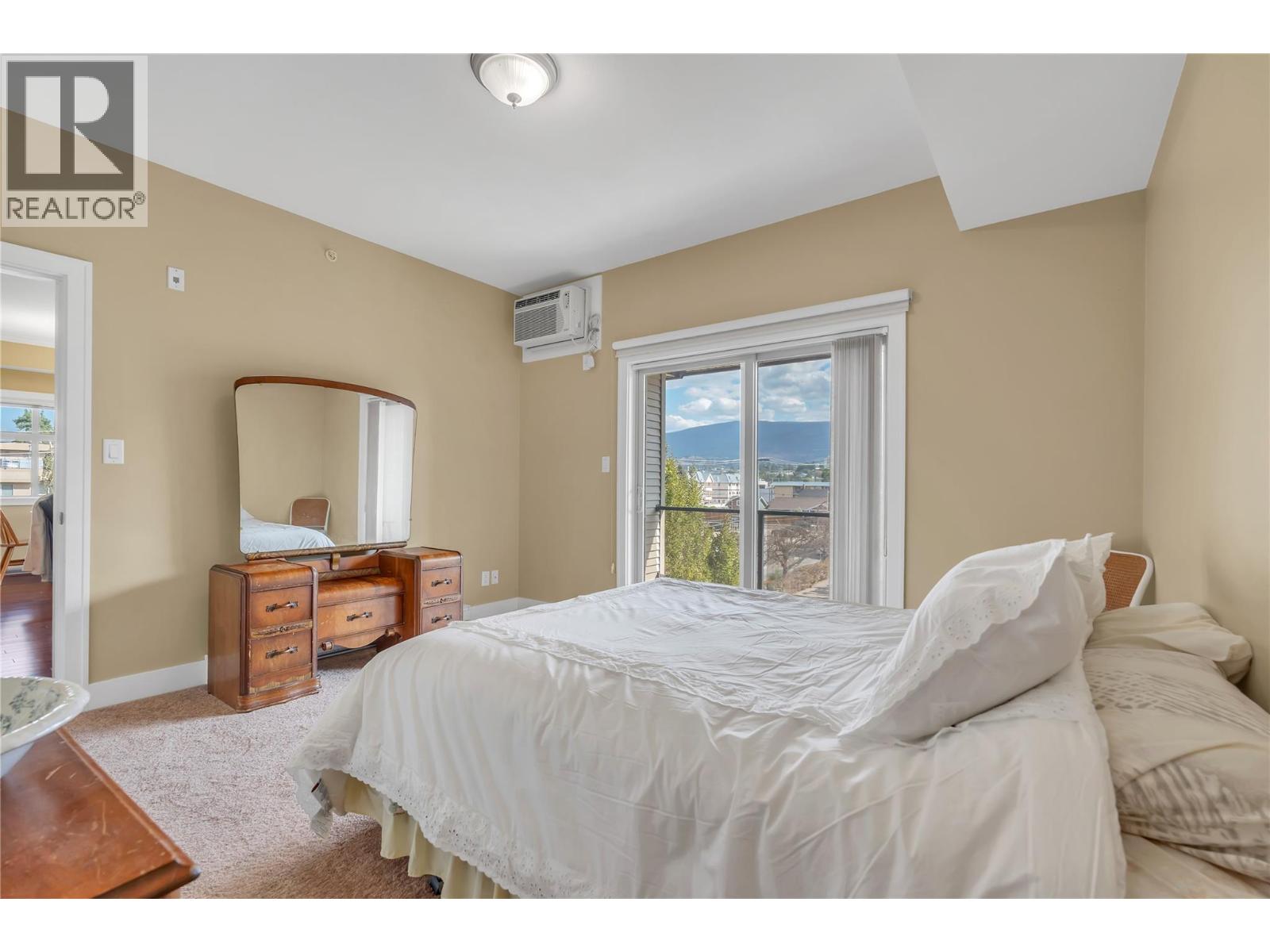 401 240 Wade Avenue, Penticton