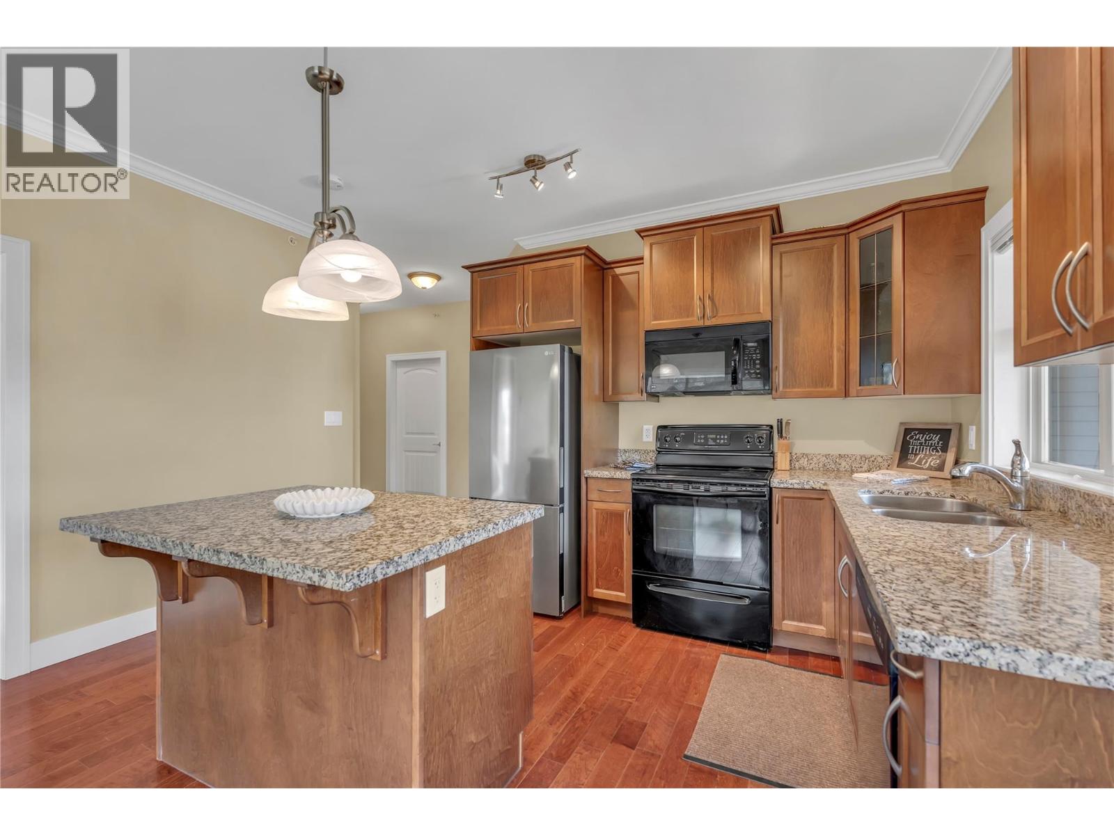 401 240 Wade Avenue, Penticton