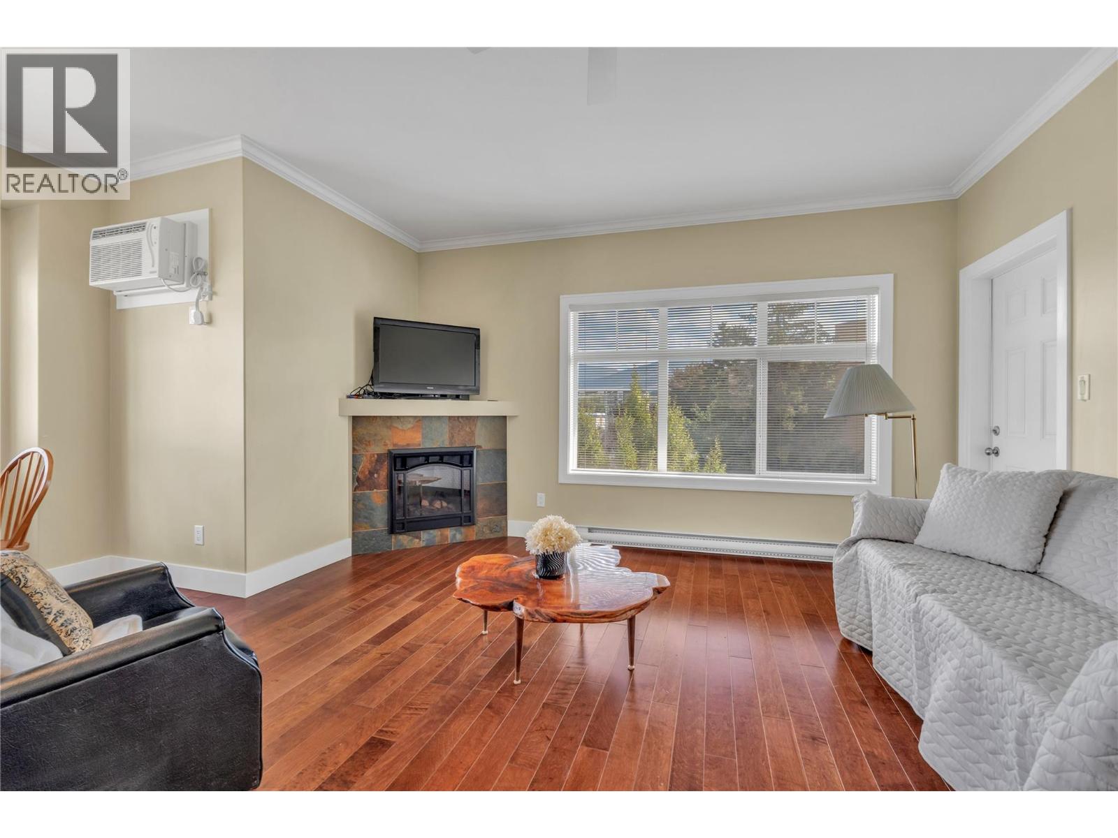 401 240 Wade Avenue, Penticton