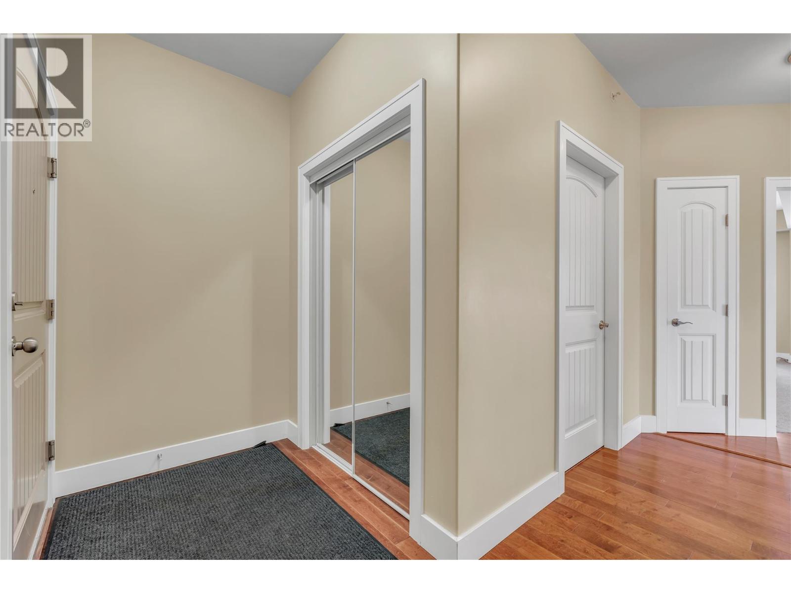 401 240 Wade Avenue, Penticton