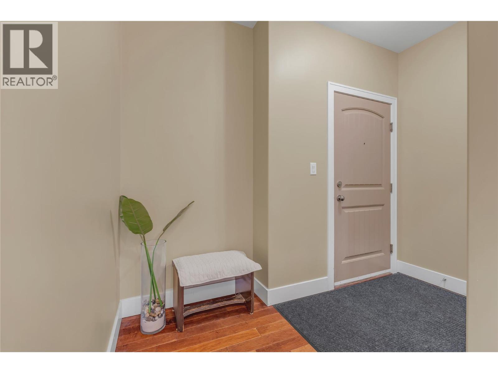 401 240 Wade Avenue, Penticton