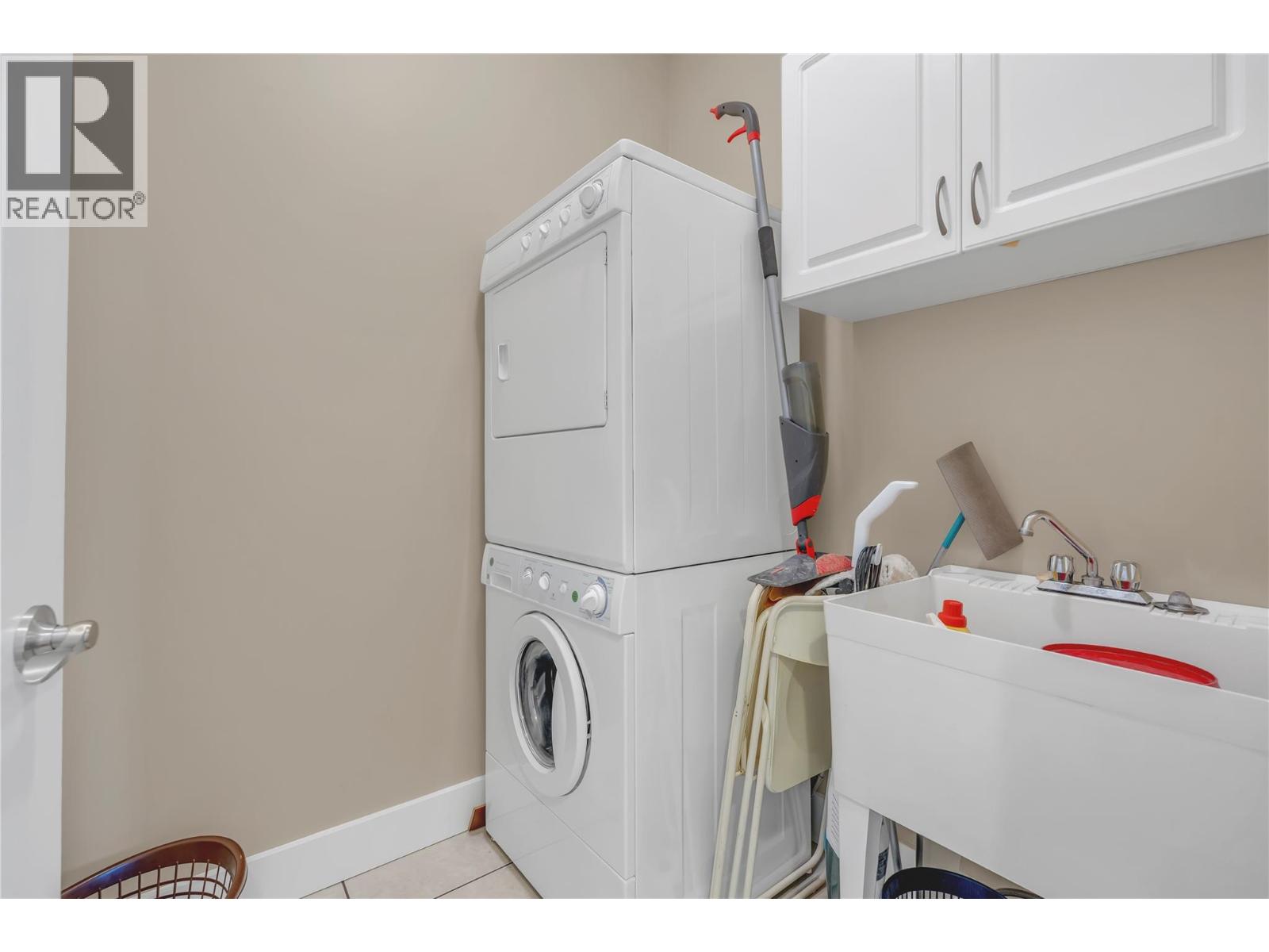 401 240 Wade Avenue, Penticton