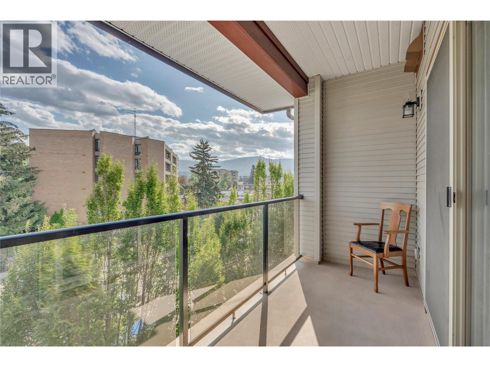 401 240 Wade Avenue, Penticton