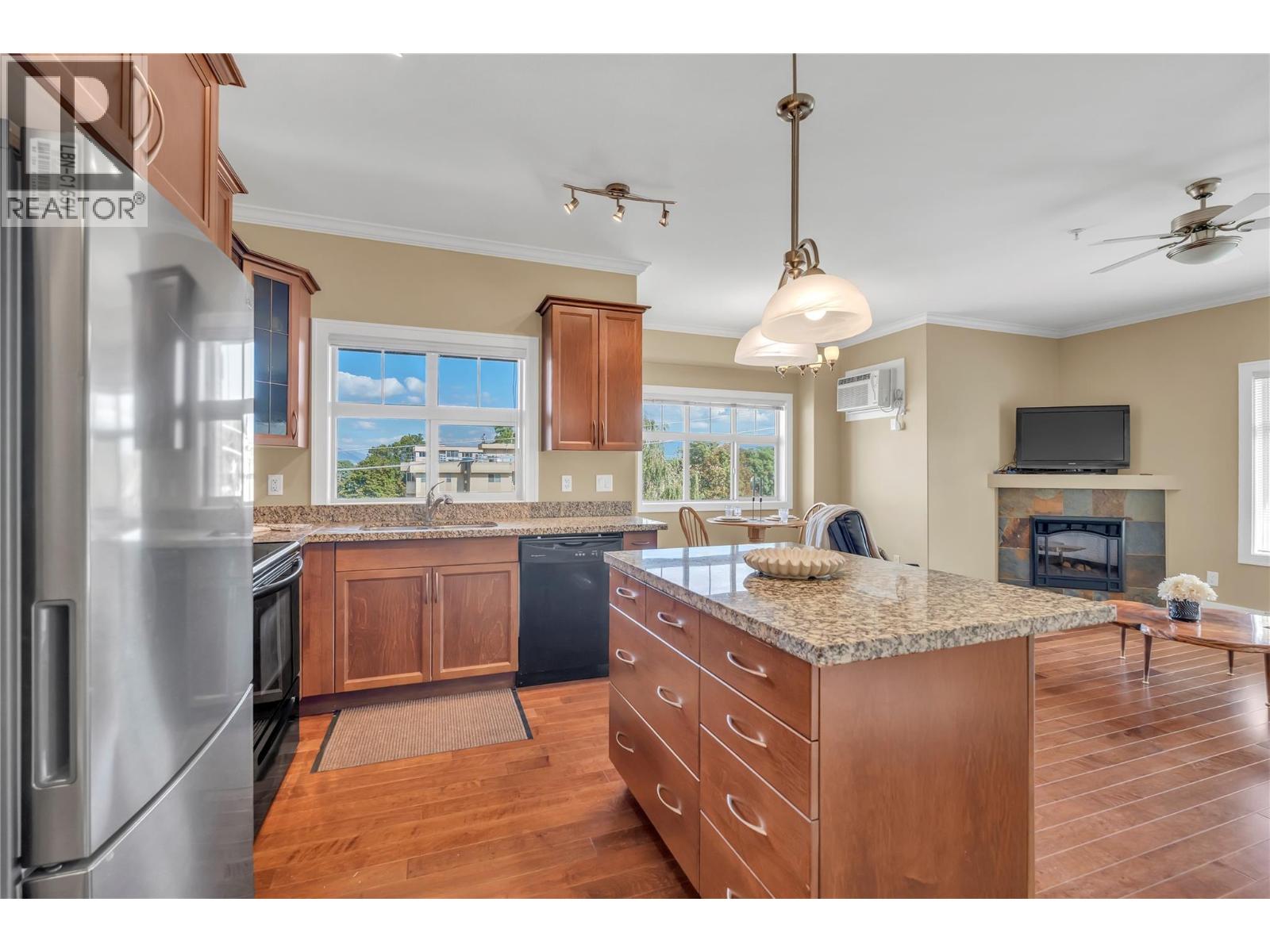 401 240 Wade Avenue, Penticton