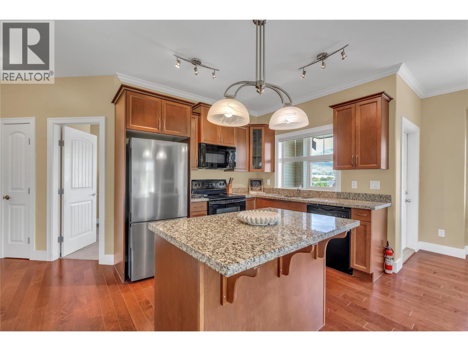 401 240 Wade Avenue, Penticton