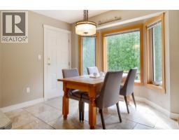 1107 Pineridge Crescent, Revelstoke, BC V0E2S1 Photo 14