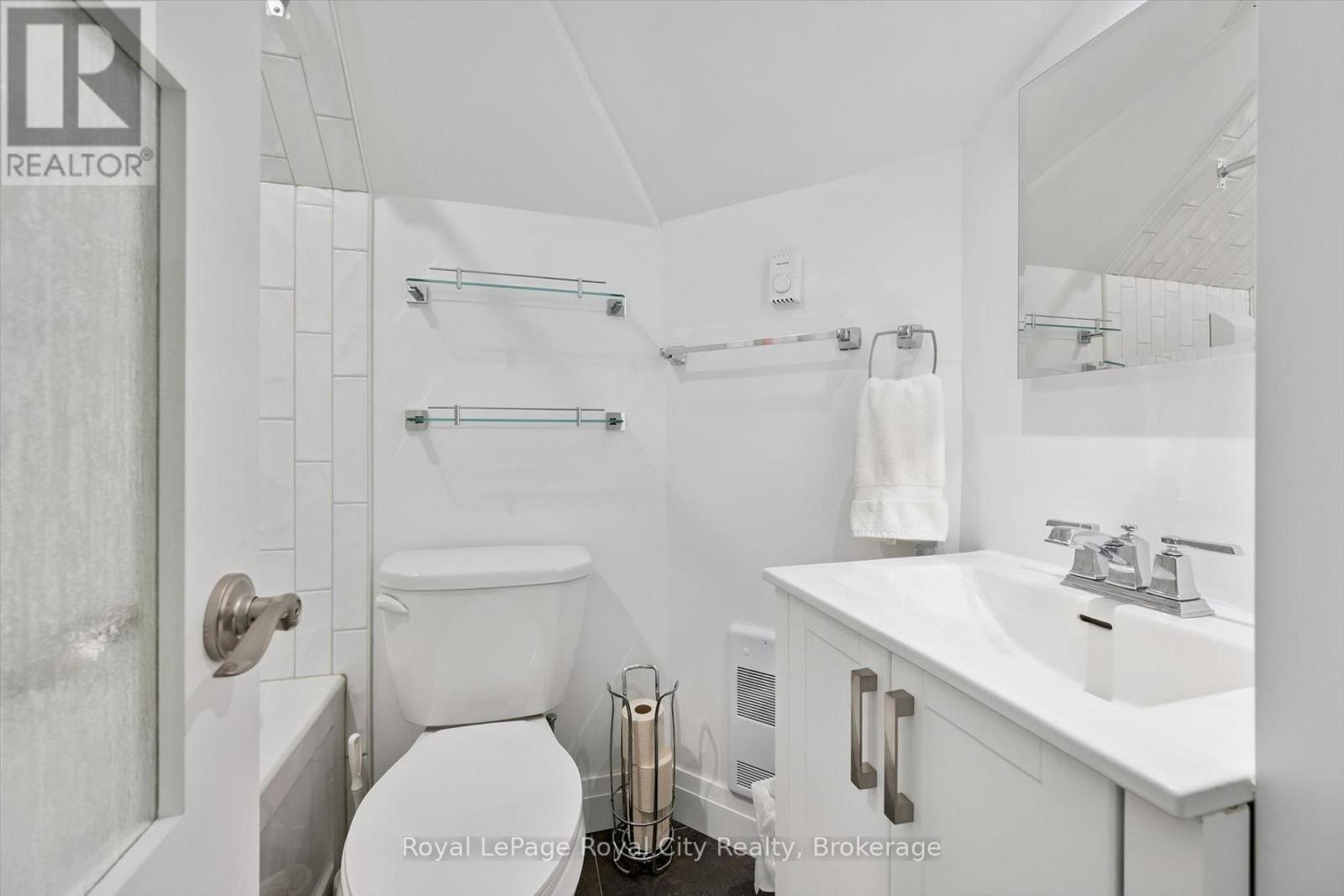 80 LONDON ROAD W - Image 40