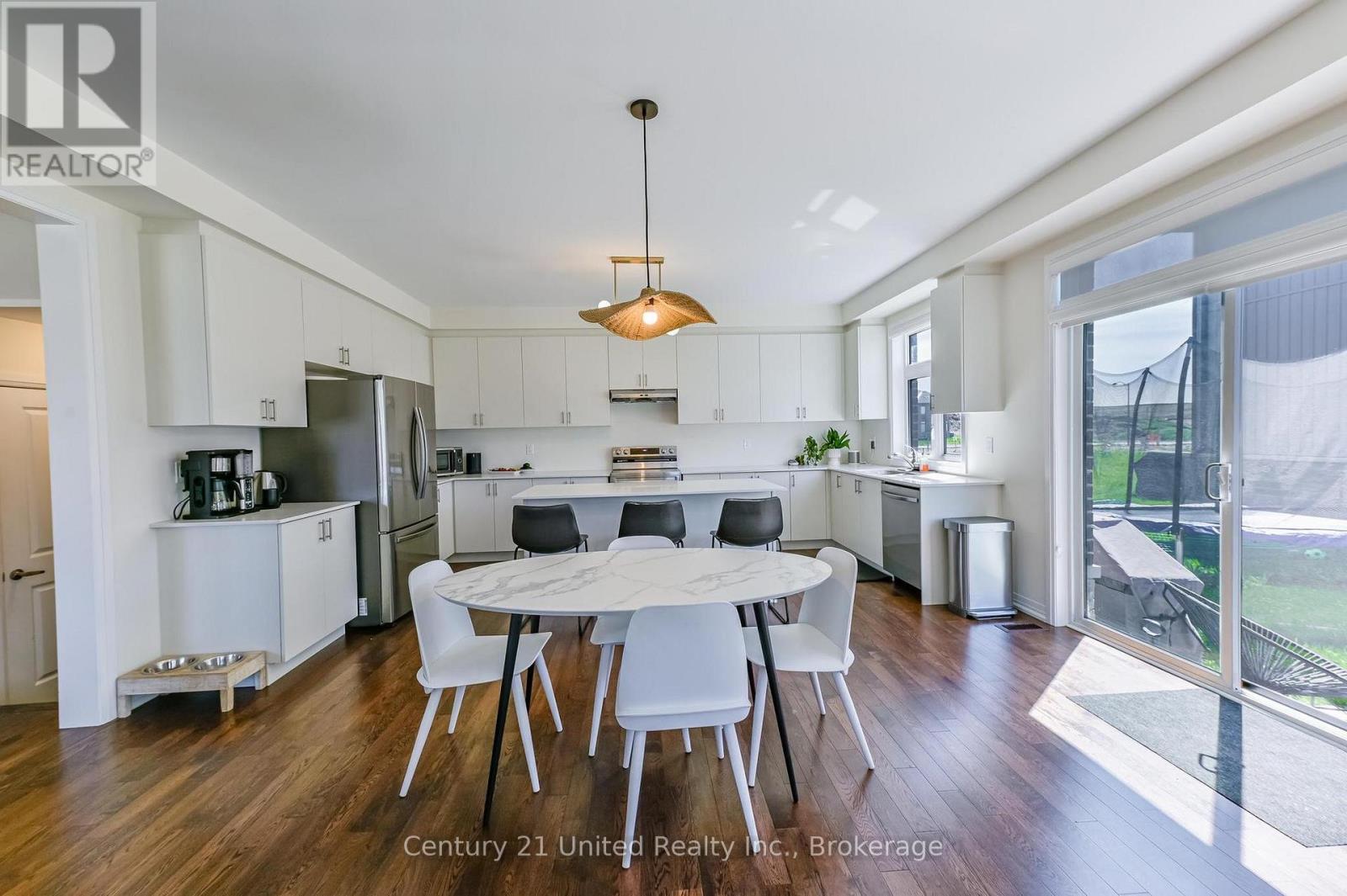 217 FLAVELLE WAY - 7