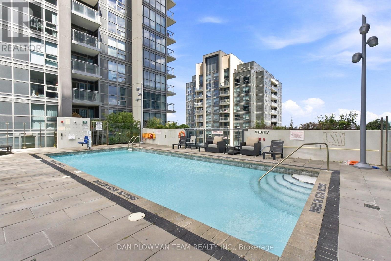 #227 20 MEADOWGLEN PLACE - Image 23