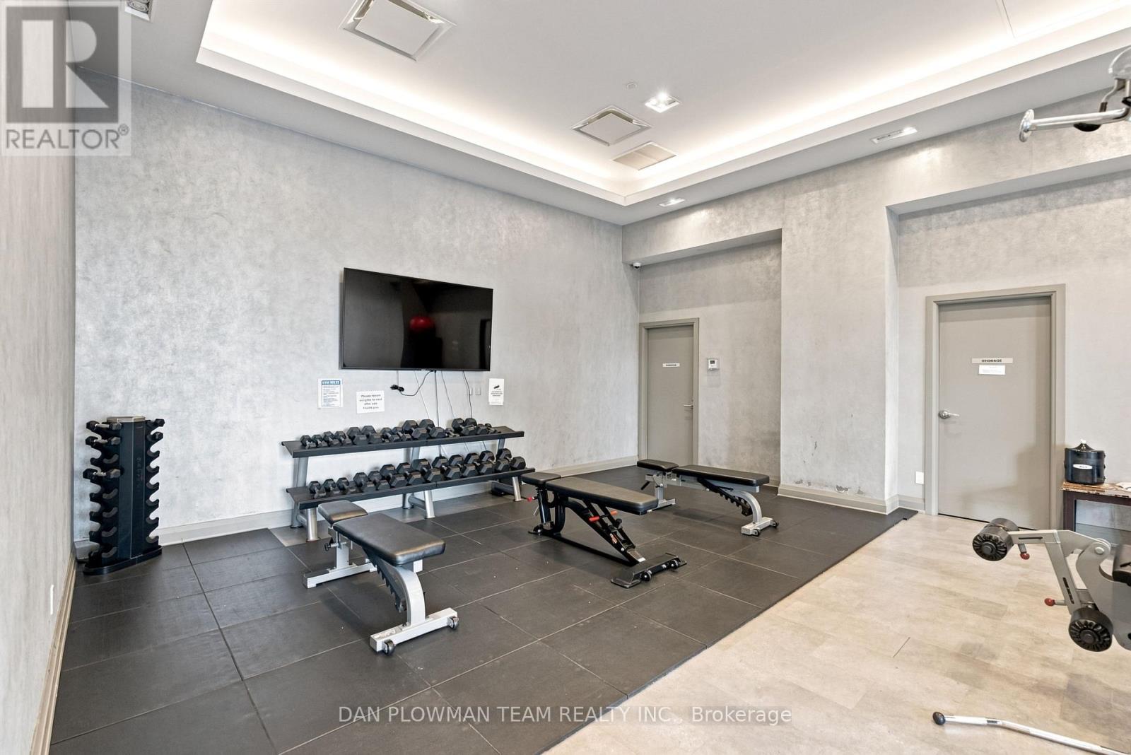 #227 20 MEADOWGLEN PLACE - Image 28