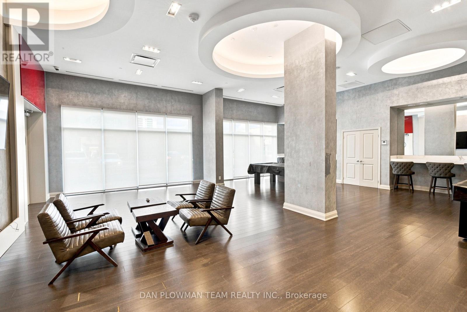 #227 20 MEADOWGLEN PLACE - Image 34